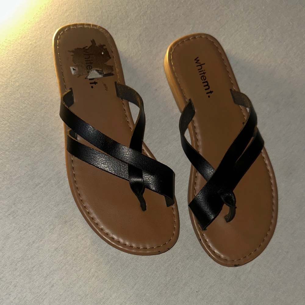 Black and Brown Womens Size 6 Whitemt. Sandals.